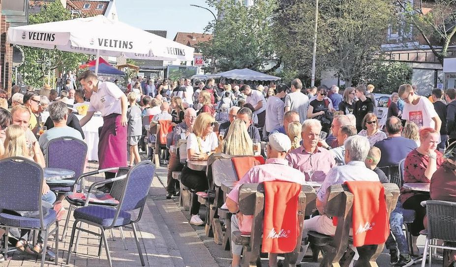 Die Geschäfte und lokale in den Beverstedter Straßen laden zum Verweilen ein