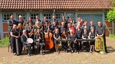 Die „Torfteufel“ laden zum Klappstuhlkonzert auf das historische Gut Sandbeck.