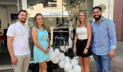 Rizgar Akin (re.) und sein Team freuen sich auf Kundinnen und Kunden aus Bremervörde.