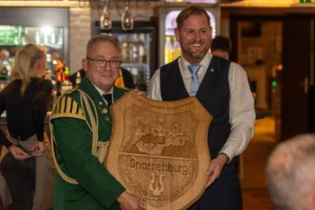 Auch Bürgermeister Marc Breitenfeld (rechts) hat es sich nicht nehmen lassen, das Jubiläum zu besuchen.
