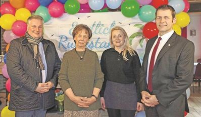 DRK-Kreisgeschäftsführer Patrick Grotheer, Uschi Schirmer, ihre Nachfolgerin Michaela Schuckert und DRK-Präsident Thorben Prenntzell. Foto: eb
