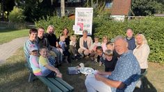 Bänke für die Kinderkonferenzen der Bärengruppe des Michaelskindergartens in Neuenkirchen.