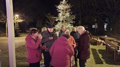 Die zahlreichen Besucher genossen die besinnliche Zeit auf dem Dorfplatz.