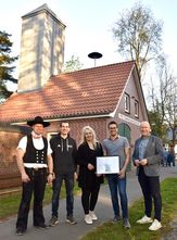 (v. l.) Zwei Mitglieder des Vereins CdU, Bianka Grieschow-Pülsch, Patrick Mahlandt und Michael Hannebacher freuen sich über die nun beendeten Renovierungsarbeiten.