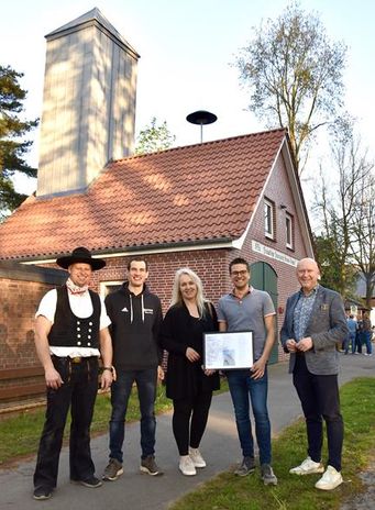 (v. l.) Zwei Mitglieder des Vereins CdU, Bianka Grieschow-Pülsch, Patrick Mahlandt und Michael Hannebacher freuen sich über die nun beendeten Renovierungsarbeiten.