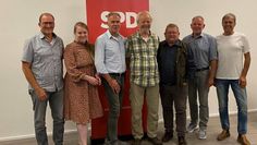 Gast Bern Wölbern (3. v. re.) mit dem Vorstandsteam Axel Renken (v. li.), Daniela Homburg, Ralf Rimkus, Jürgen Wiegand, Volker Kullik und Peter Poppe. Es fehlt Dieter Wellbrock.