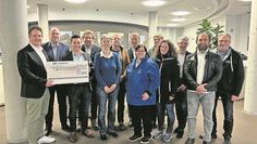 Die Akteure der Vereine und Institutionen freuen sich über das Geld, das ihnen die Volksbank eG Osterholz Bremervörde zur Verfügung stellt.