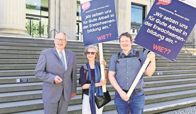 Unterstützen die Demo: (v. l.) Axel Miesner, Martina Michelsen und Ihno Schild.