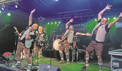 Die Bayern Stürmer heizen dem Publikum in Nieder Ochtenhausen schon seit Jahren ein.