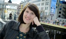 Johanna Lindemann hat viele Geschichten erzählt. 2013 veröffentlichte die Autorin ihr erstes Kinderbuch. Sie lebt mit ihrer Familie in Scharmbeckstotel.