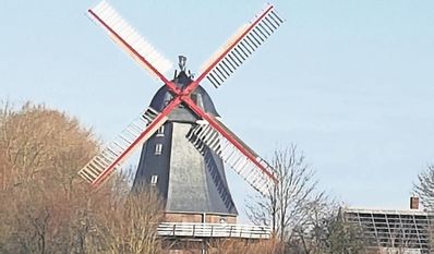 Die Aschwardener Mühle beeindruckt mit ihrem imposanten Aussehen.