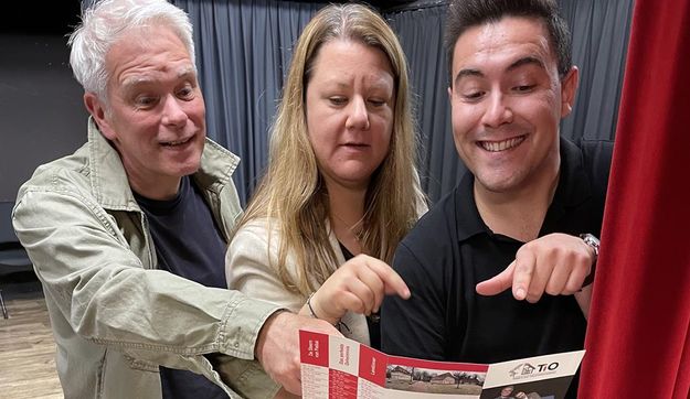 Carsten Mehrtens, Tina Stelljes und Timon Finke haben das neue Programm des TiO für die Saison 2026/2027 vorgestellt.
