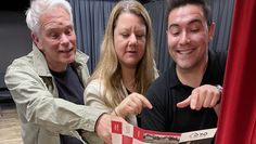 Carsten Mehrtens, Tina Stelljes und Timon Finke haben das neue Programm des TiO für die Saison 2026/2027 vorgestellt.