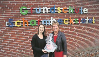 Für die Schulleiterin Anja Berkhout (links) und die Erste Kreisrätin Heike Schuhmacher war der Tag ein Erfolg.