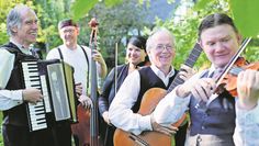 Das Ensemble spielt die Klezmer-Musik nicht nur höchst professionell, sondern auch mit viel Leidenschaft.