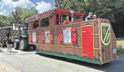Der Ort Kuhstedt wurde bereits passend zum Erntefest dekoriert.