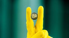 Die IG BAU Land Bremen und Umzu fordert für Beschäftigte in der Gebäudereinigung zwei Euro mehr Lohn pro Stunde.
