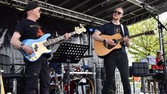 Auf der Bühne sorgten viele Musikerinnen und Musiker für ordentlich Stimmung.