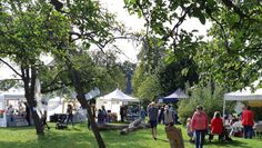 Vorträge, Mitmachaktionen und Stände mit verschiedensten Produkten bietet das Herbstfest.
