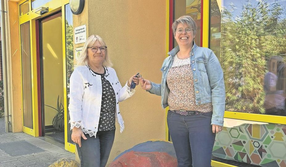 Kathrin Brandenburg (rechts) übernimmt den Posten von Birgit Döscher und freut sich auf die neue Aufgabe.