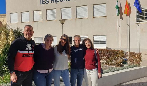 Dorothee Lux (2. v. li., Lehrkraft aus dem Argrarbereich) und Andreas Rink (2. v. re., Spanischlehrer) zusammen mit Lehrkräften der spanischen Partner-Berufsschule in Montefrío.