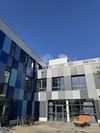 Über die zahlreichen Herausforderungen an den städtischen Schulen informierten sich zwei Abgeordnete der Grünen.