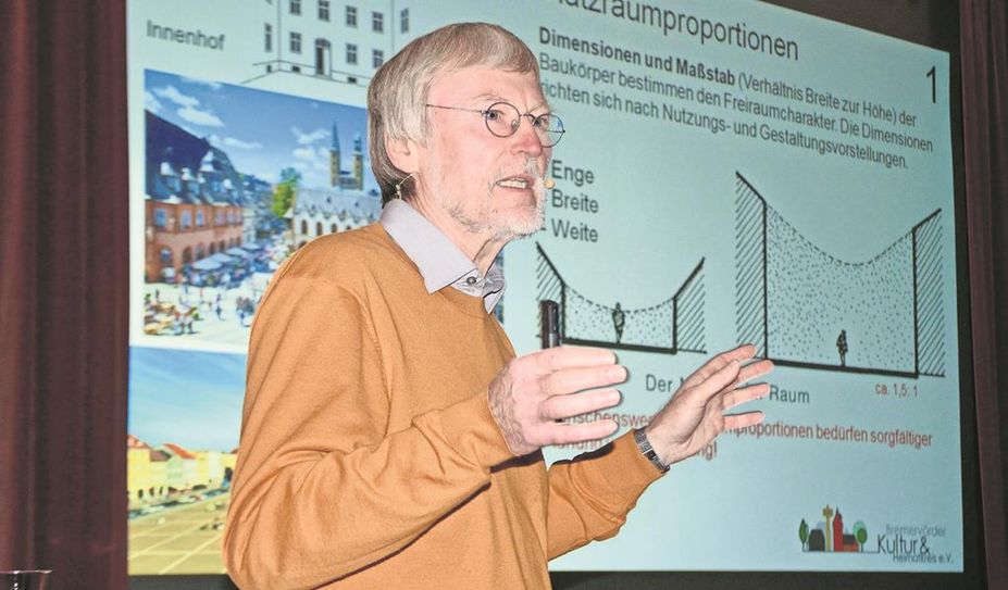 Stadtplaner und Architekt Lothar Tabery wollte Urheberrechte an dem Grundschulgebäude in Engeo geltend machen.
