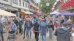Anlässlich des Bremervörder Ladenhütermarkts inklusive verkaufsoffenem Sonntag strömten tausende Besucher:innen am vergangenen Wochenende in die Bremervörder Innenstadt, um von den vielen tollen Angeboten zu profitieren und sich in den Geschäften kompetent beraten zu lassen.