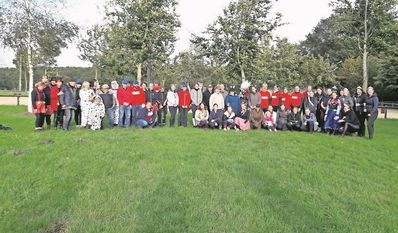 Kuhstedt (eb). Unter dem Motto „Disney“ veranstaltete der Reit- und Fahrverein Kuhstedt am Tag der Deutschen Einheit wieder eine Reiterrallye und bedankt sich in diesem Zusammenhang beim gesamten Orga-Team und allen Teilnehmenden. Den ersten Platz belegte Britta Wrobel aus dem Team „Hakuna Matata“, auf dem zweiten Platz landete Jana Hagenah („Die Schönen ohne Biest“), Platz drei ging an Udo Hagenah („Panzerknacker KG“). www.ruf-kuhstedt.de