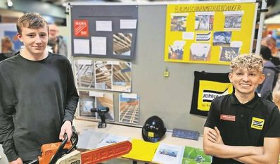 Bei der Ausstellung wurden viele verschiedene Berufe vorgestellt, unter anderem der des Baumaschinenmechatronikers.