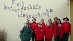Kommt es zu einem Unfall an der Schule oder erkrankt jemand plötzlich im Unterricht, sind diese Retter:innen zur Stelle.