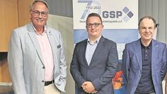 Sektionsleiter Werner Hinrichs (v. li.), Referent Severin Pleyer und der stellv. Sektionsleiter Axel Loos freuten sich über das Interesse am Vortrag in Bremervörde.