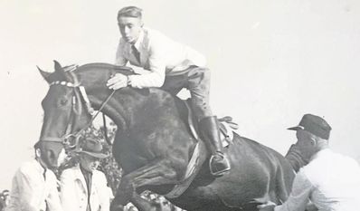 Blick in die Vergangenheit: Joachim Poppe beim Gehorsamspringen.