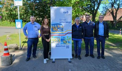 Mitarbeitende des Busbereichs der evb führten die Busschule mit den Kindern durch.
