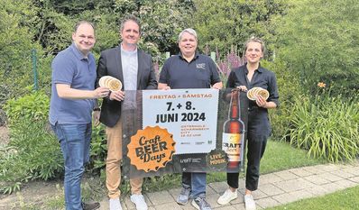 (v. l.) Stefan Molkentin (Wirtschaftstreff), Tobias Schön (Volksbank), Sven Plate (Wirtschaftstreff) und Carolin Novak (Stadtwerke) freuen sich auf zwei schöne Tage mit leckeren Getränken.