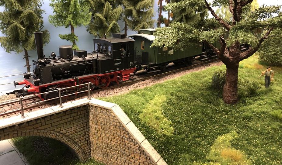 Schwerpunkt der Aktivitäten der Modellbahnfreunde liegt auf der detailgetreuen Nachbildung geschichtsträchtiger Orte der Region.