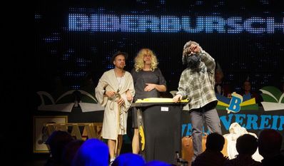 Die Biberburschen bringen das Publikum zum Lachen.