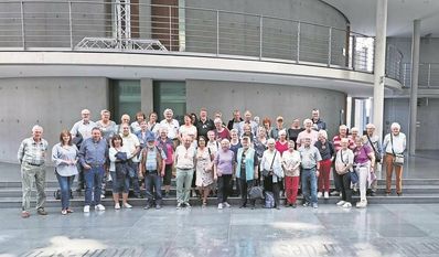Die Gruppe der Teilnehmenden mit dem Bundestagsabgeordneten Andreas Mattfeld.