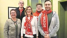 Frauke Langen (Bildmitte) mit ihren Kollegen aus der SPD.