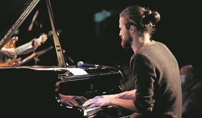 Conrad Schwenke hat sich dem Jazz und der Jazzverwandten Musik gewidmet.