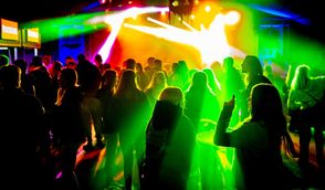 Die legendäre Erntedisco startet – auf zwei Areas mit dem OBEX-Partyteam im Festzelt und NICK CODY samt Special Guest im Ballerschuppen.