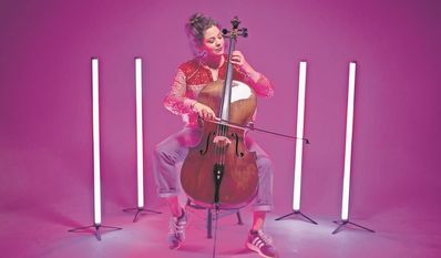 Seit ihrem sechsten Lebensjahr spielt Fidi Steinbeck das Cello und gehört mittlerweile zu den Profis.