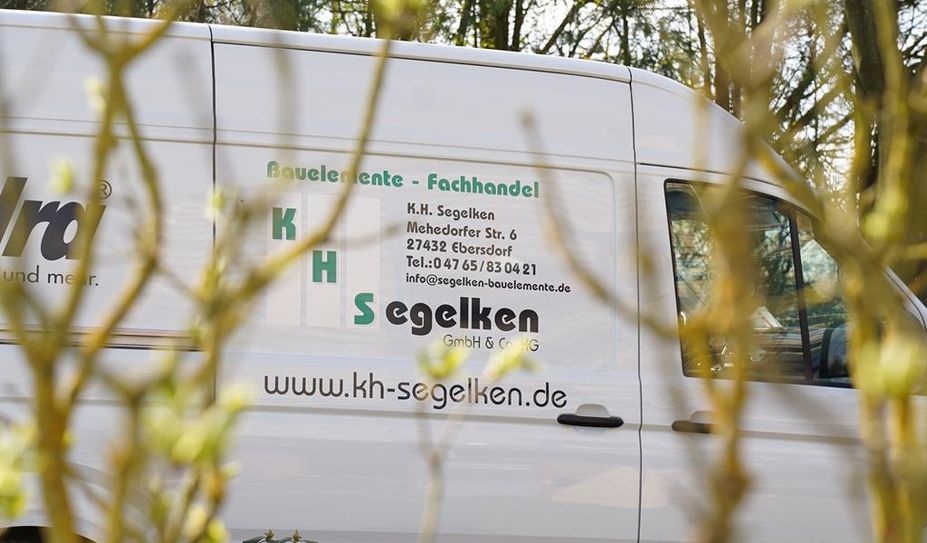 Mit dem Firmenauto sind die Mitarbeitenden schnell bei ihren Kunden.