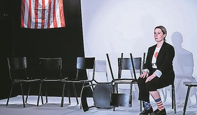 Mara Widmann ist „Die zwölf Geschworenen“.