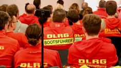 Die dominierende Farbe im Schroeter-Saal in Murkens Hof war an diesem Abend eindeutig rot.