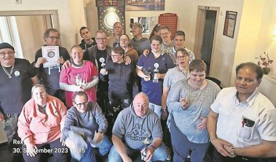 Gastwirt Banta Singh (rechts) lud alle Beteiligten nach dem Turnier zum Essen ein.