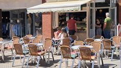 Der fehlende Sonnenschirm in der Innenstadt wirft bei den Bürger Fragen auf.