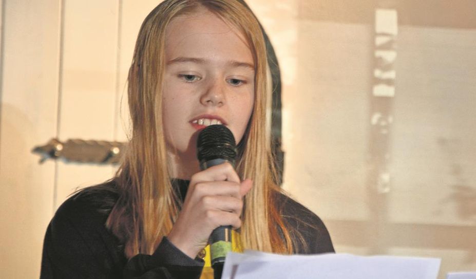 Die Kinder und Mitwirkende zeigten stolz das Ergebnis ihrer jahrelangen Arbeit.