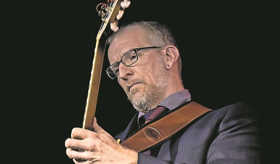 Die beiden Musiker unterhalten ihr Publikum mit großartiger Musik und lustigen Moderationen.