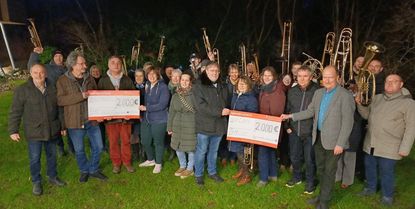 Volker Rosenfeld und Andreas von Glahn sind dankbar über die Unterstützung der beiden Kirchengemeinden und der Farvener Vereine.